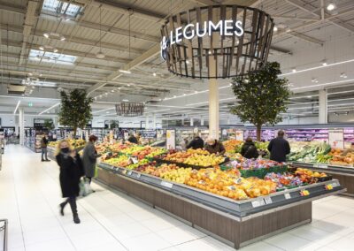 Photographie de Eclairage, Intérieur, Commerce, Architecture à , Région Toulouse, 31, France, représentant Intermarché à Seysses