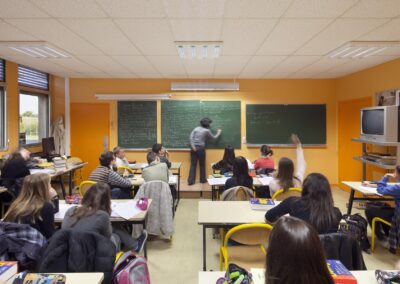 Photographie de Eclairage, Intérieur, Architecture à , , , , représentant Collège de Brecey