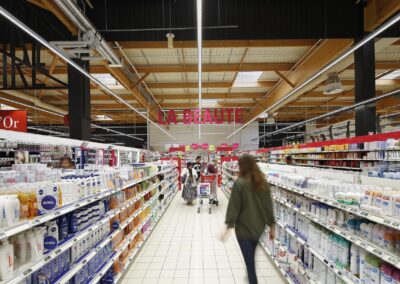 Photographie de Eclairage, Intérieur, Commerce, Architecture à , Caluire et Cuire, 69, France, représentant Auchan de Caluire et Cuire