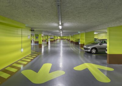 Photographie de Eclairage, Intérieur, Architecture à , Tassin, Rhône Alpes (69), France, représentant Parking Casino de Tassin