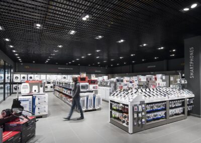 Photographie de Eclairage, Intérieur, Commerce, Architecture à , Romans sur Isère, 38, France, représentant Hyper U de Romans sur Isère