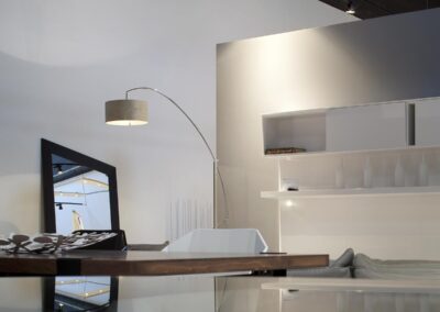 Photographie de Eclairage, Intérieur, Commerce, Architecture à , Bourg En Bresse, 01, France, représentant Ligne Roset à  Bourg En Bresse